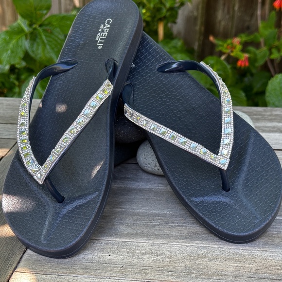 Capelli Thong Sandals, Navy Blue w/ Clear Rhinestones, Women’s Size 11, New - Picture 11 of 11